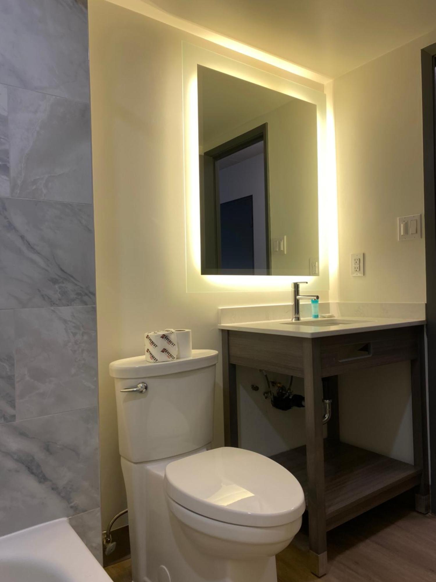 במוטל Ramada By Wyndham קינגסטון מראה חיצוני תמונה
