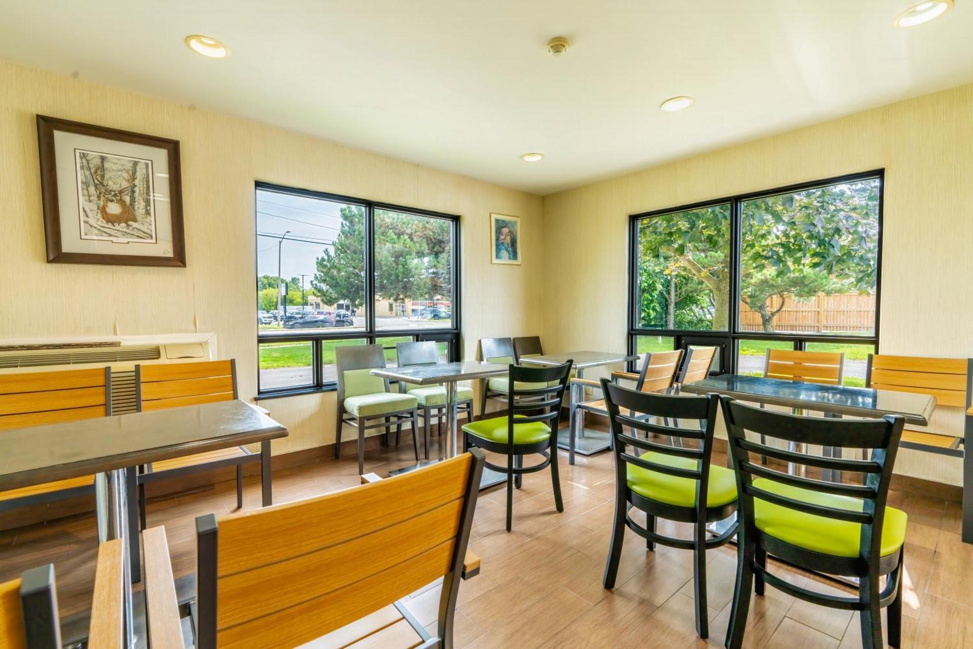במוטל Ramada By Wyndham קינגסטון מראה חיצוני תמונה