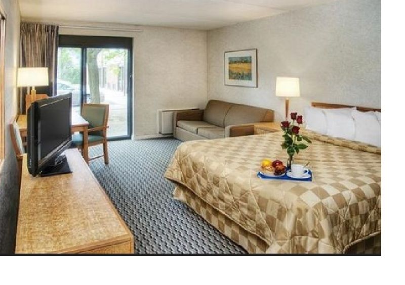 במוטל Ramada By Wyndham קינגסטון מראה חיצוני תמונה