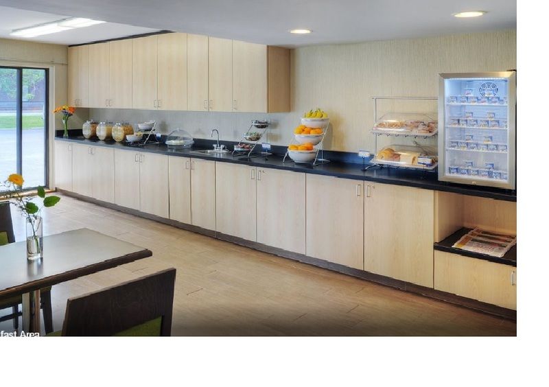 במוטל Ramada By Wyndham קינגסטון מראה חיצוני תמונה