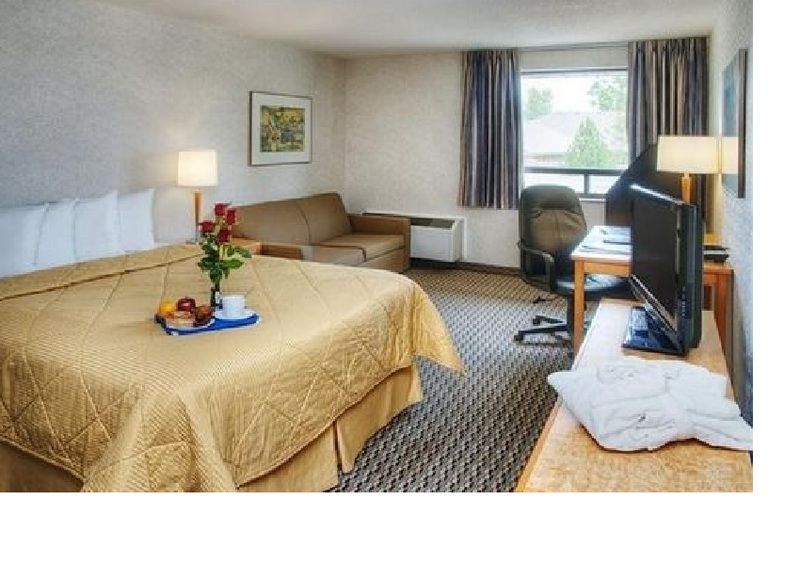 במוטל Ramada By Wyndham קינגסטון מראה חיצוני תמונה