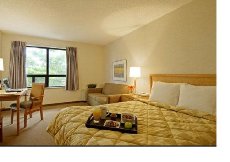 במוטל Ramada By Wyndham קינגסטון מראה חיצוני תמונה