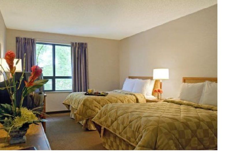 במוטל Ramada By Wyndham קינגסטון מראה חיצוני תמונה