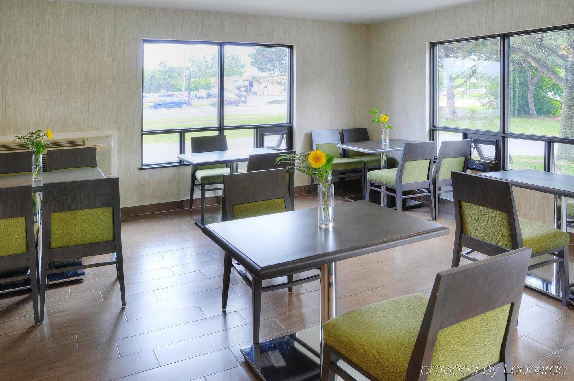 במוטל Ramada By Wyndham קינגסטון מראה חיצוני תמונה