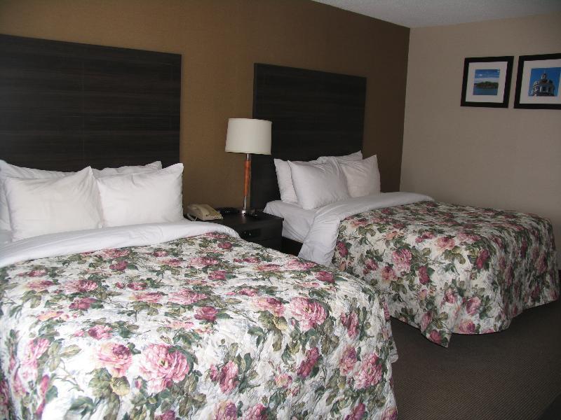 במוטל Ramada By Wyndham קינגסטון מראה חיצוני תמונה