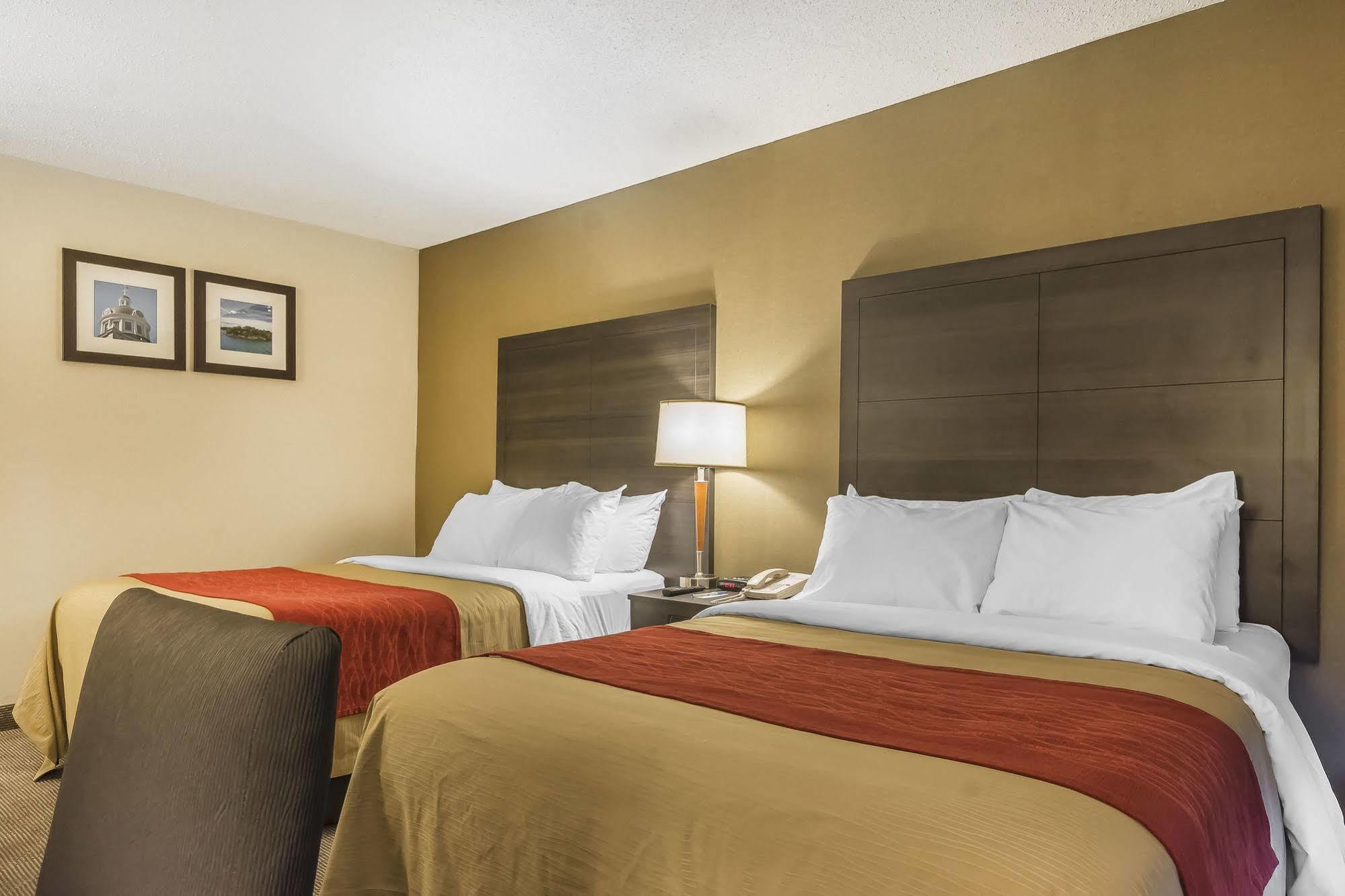 במוטל Ramada By Wyndham קינגסטון מראה חיצוני תמונה